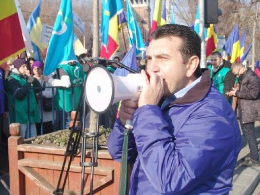 PMP strânge semnături împotriva majorării accizei la carburanţi